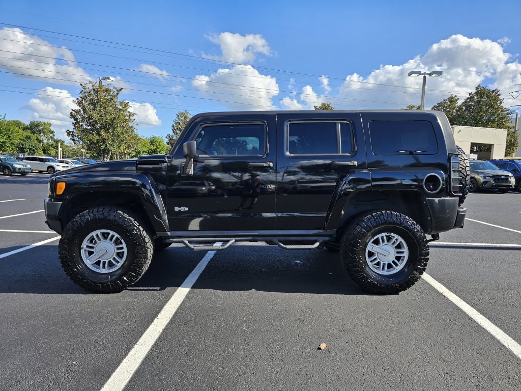 Used 2010 HUMMER H3 Luxury AWD/4WD image 5