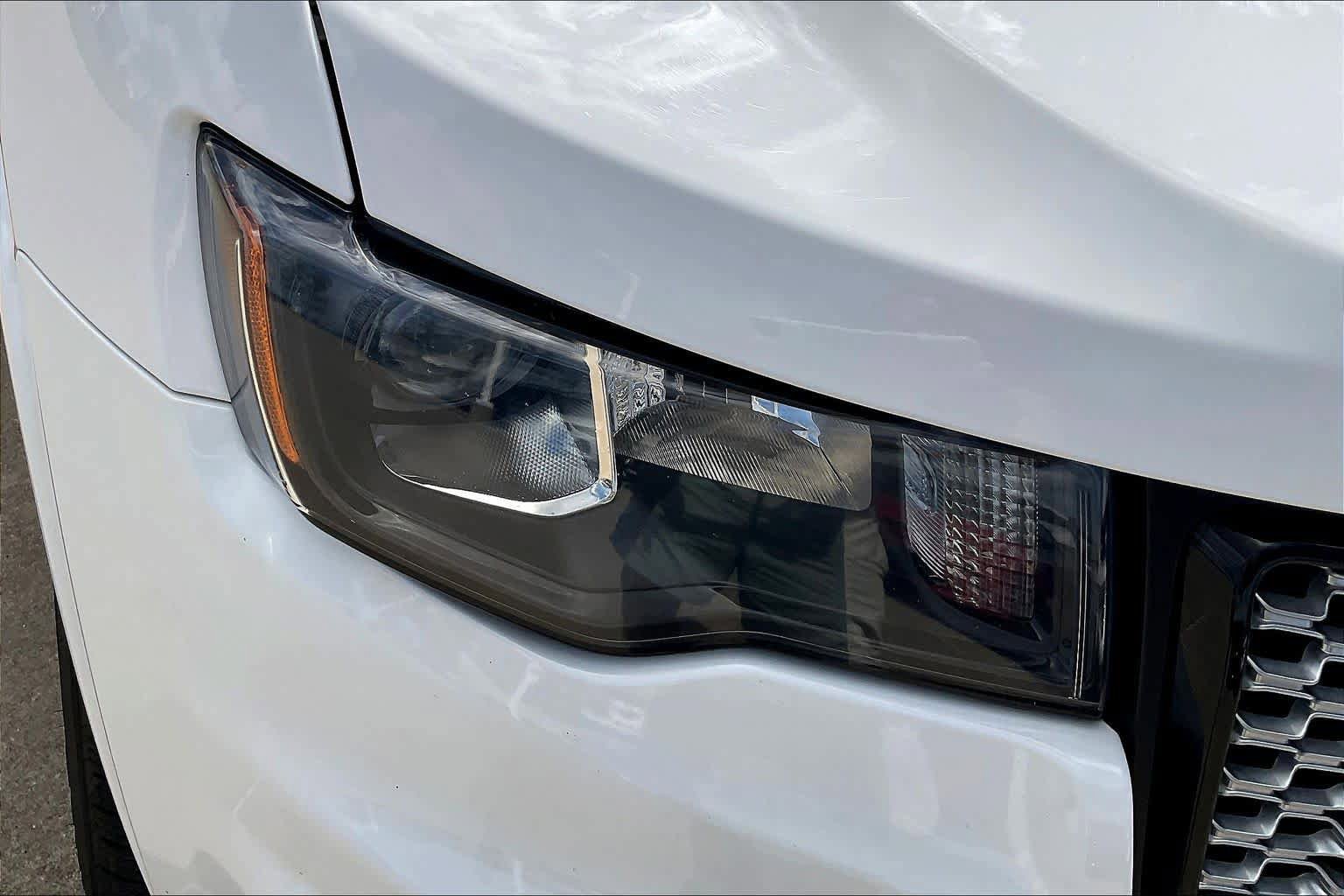 Used 2019 Jeep Grand Cherokee Altitude AWD/4WD image 27