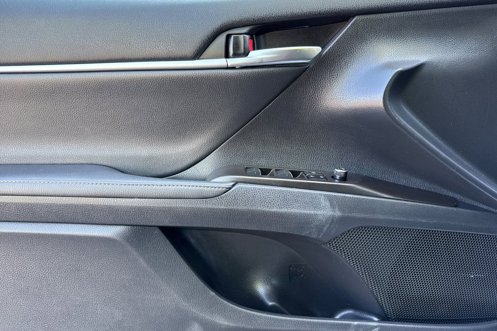 Used 2023 Toyota Camry XSE image 10