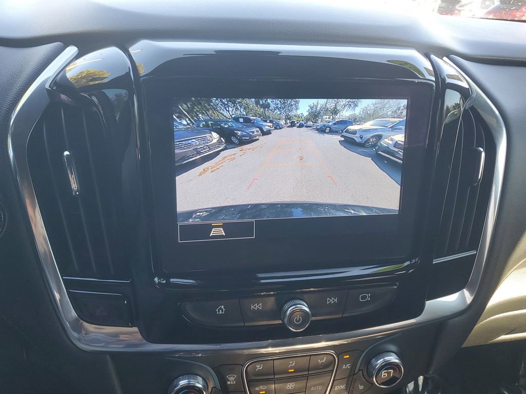 Used 2023 Chevrolet Traverse LT image 32