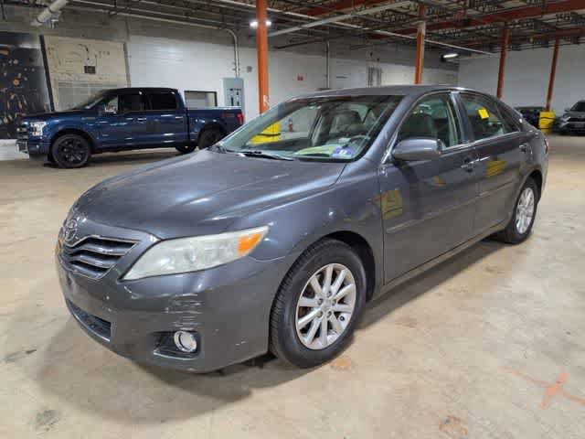 Used 2011 Toyota Camry XLE w/ SE/XLE Extra-Value Pkg FWD video 1