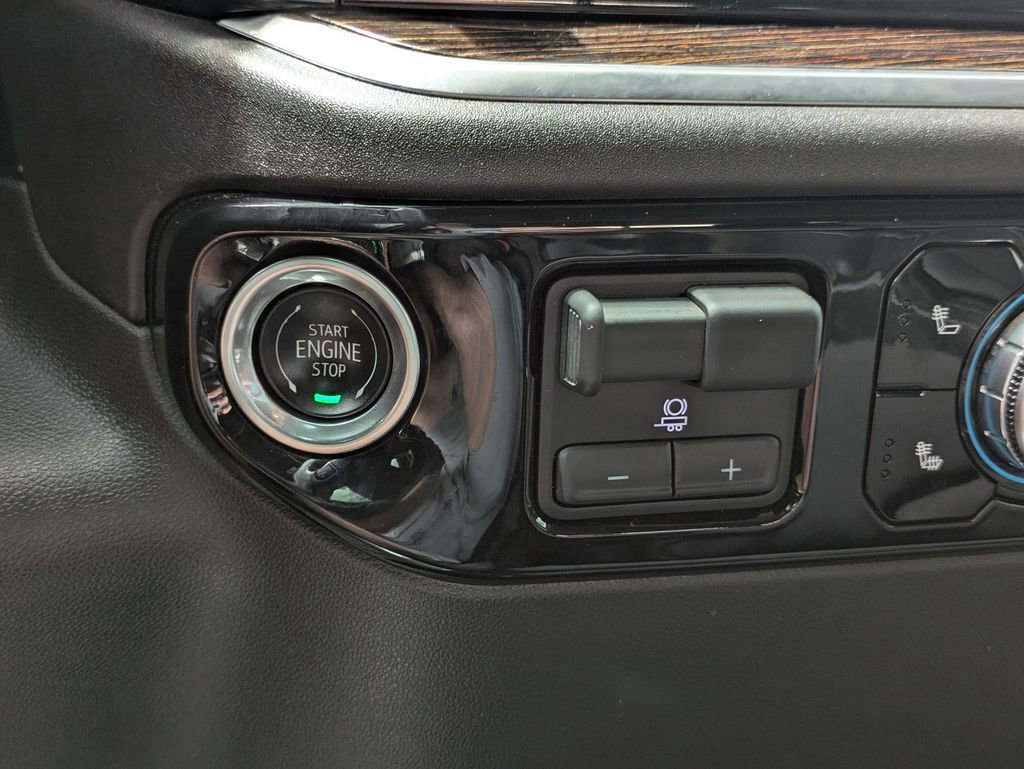 Used 2024 GMC Sierra 1500 SLE w/ Preferred Package AWD/4WD image 16