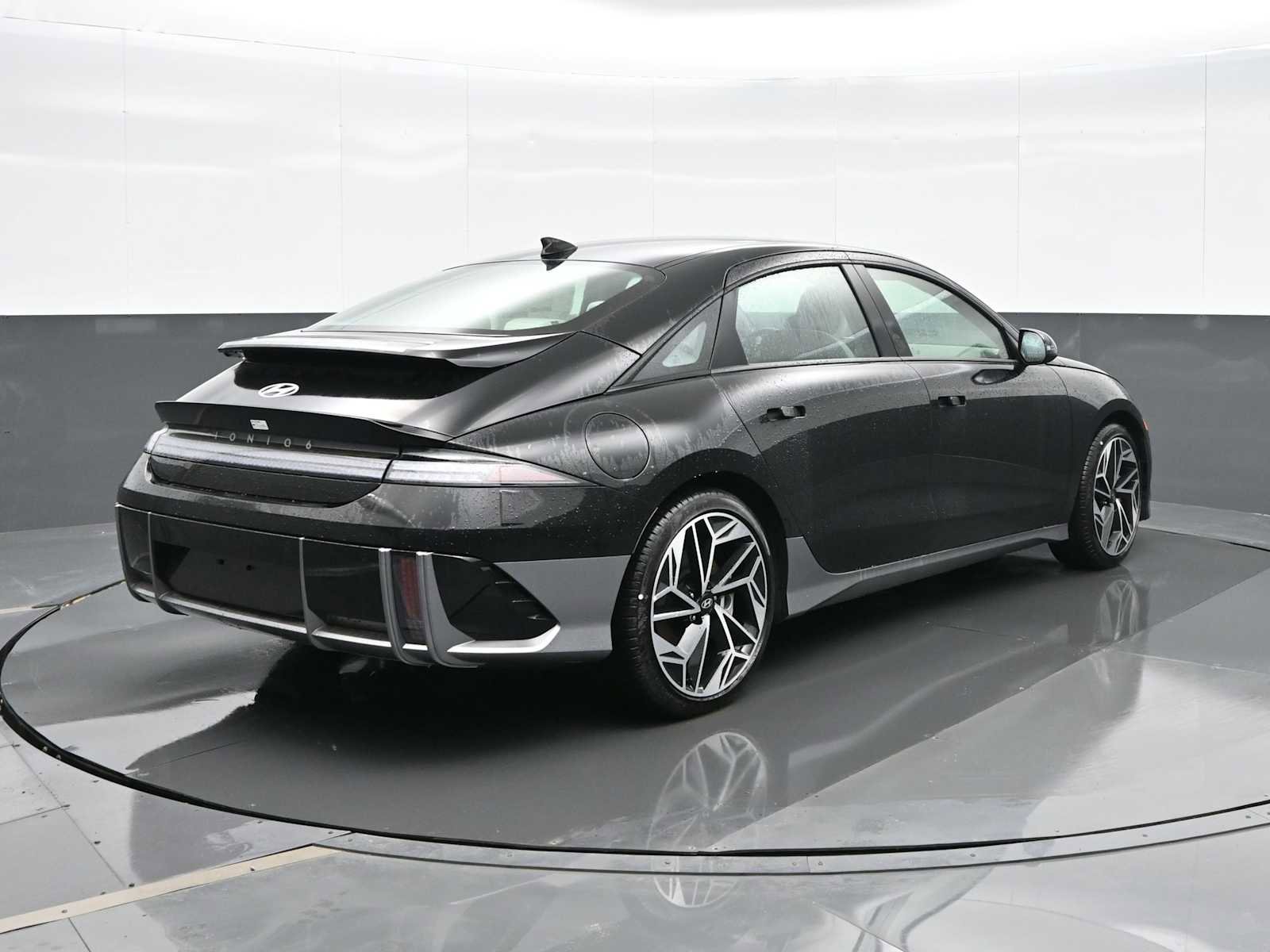 New 2024 Hyundai Ioniq 6 SEL image 7