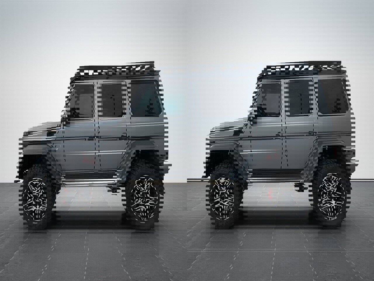 Used 2017 Mercedes-Benz G 550 Squared image 4