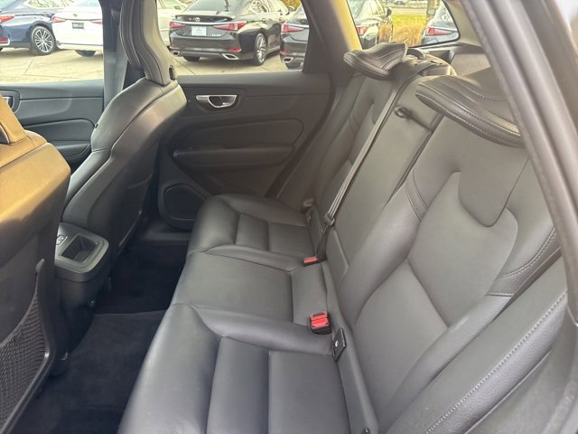 Used 2024 Volvo XC60 B5 Plus image 28