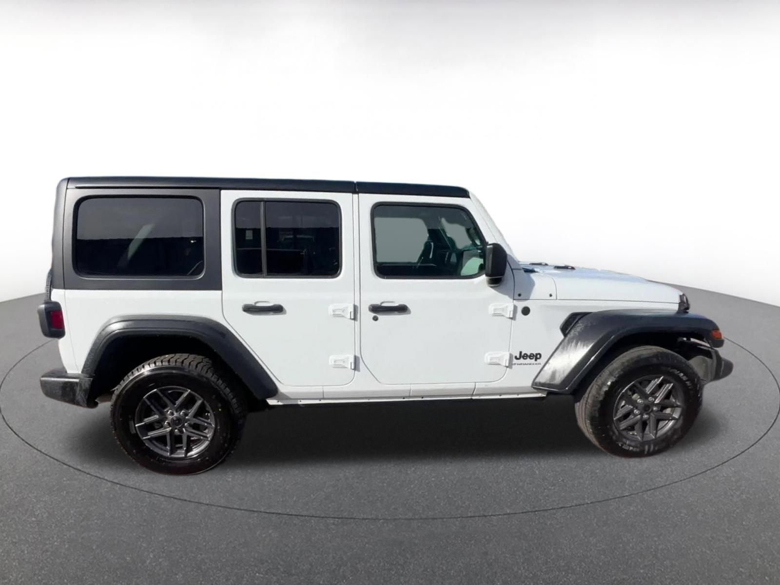 Used 2025 Jeep Wrangler Sport S image 16