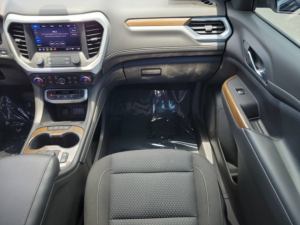 Used 2021 GMC Acadia SLE w/ Driver Convenience Package FWD image 16