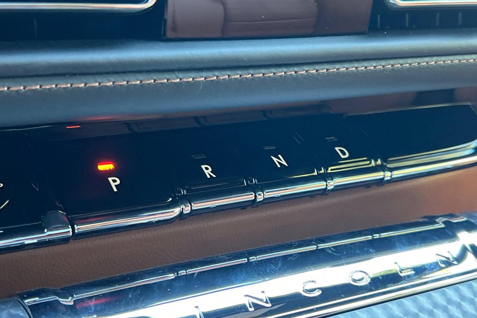 New 2026 Lincoln Aviator Black Label w/ Jet Appearance Package AWD/4WD image 20
