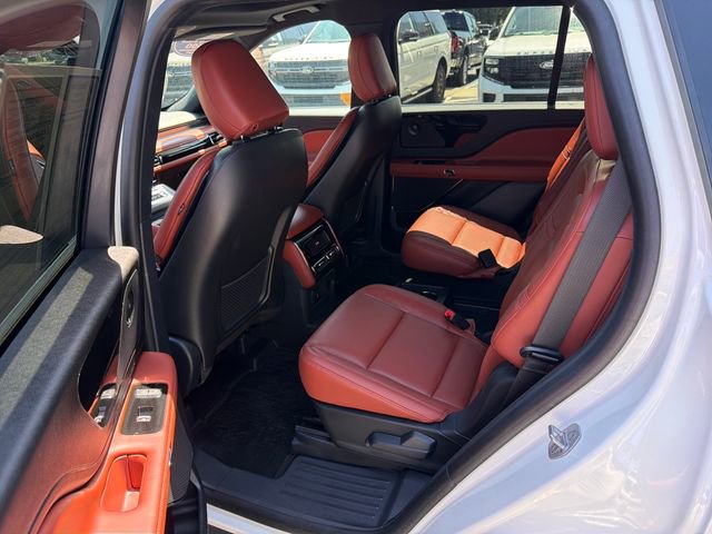 Used 2025 Lincoln Aviator Reserve w/ Illumination Package RWD image 28