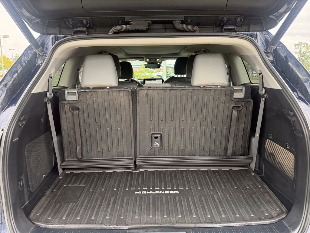 Used 2022 Toyota Highlander Platinum AWD/4WD image 24