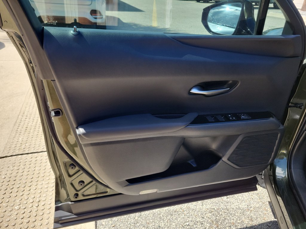 Used 2022 Lexus UX 200 w/ Premium Package FWD image 24