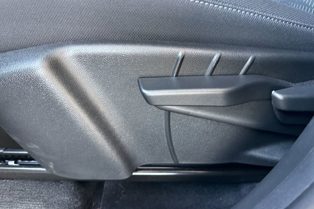 Used 2026 Chevrolet Equinox LT image 19