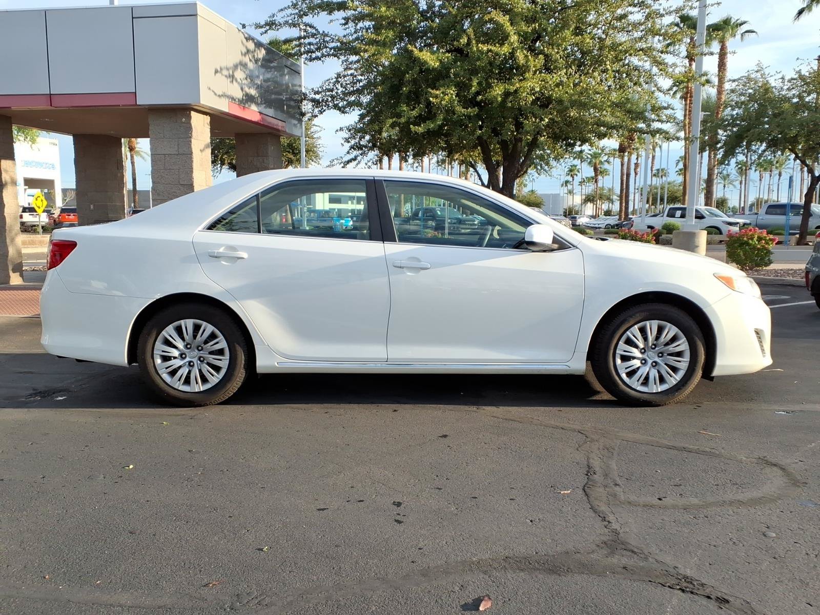 Used 2012 Toyota Camry LE FWD image 3
