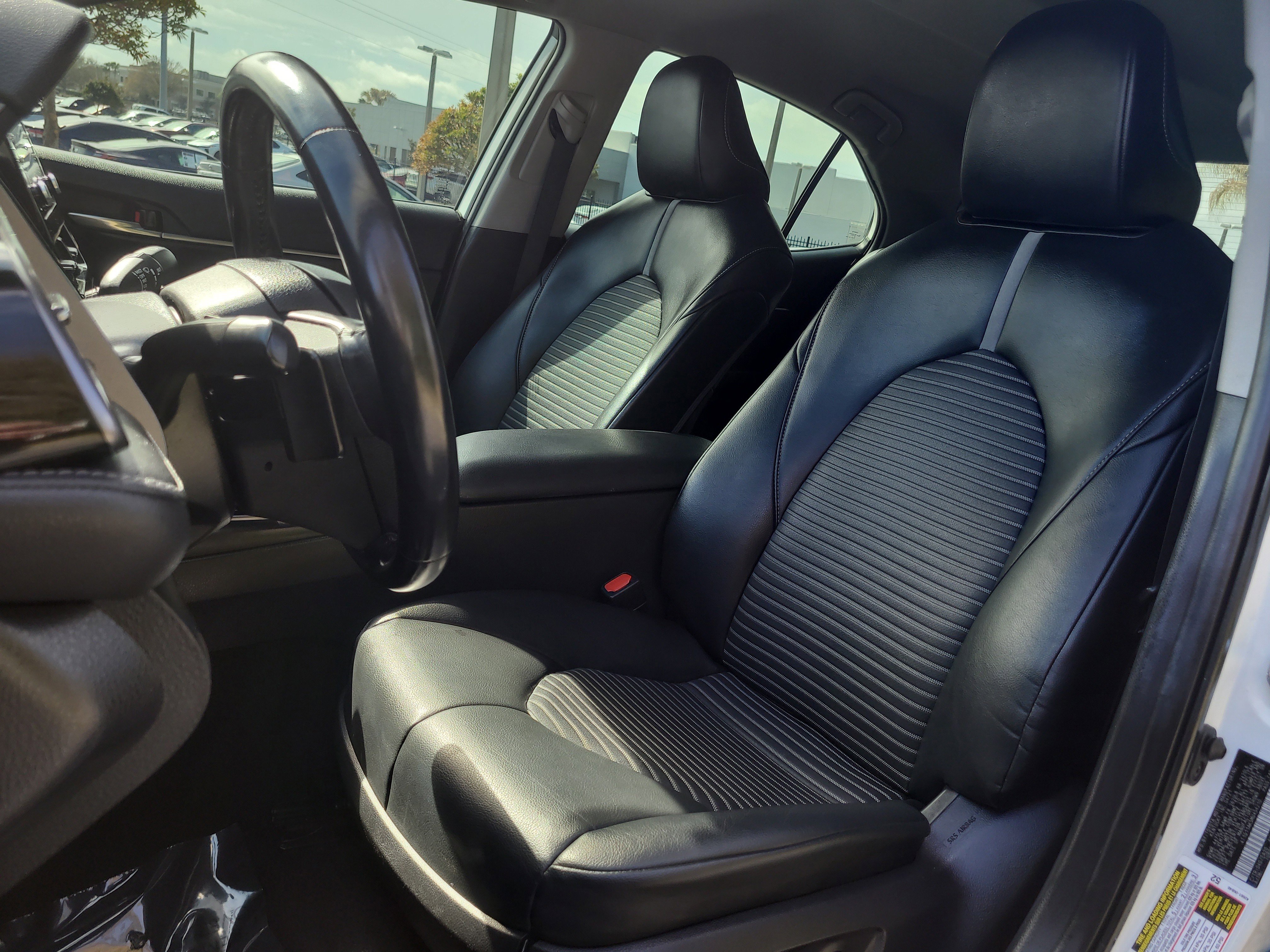 Used 2021 Toyota Camry SE image 18