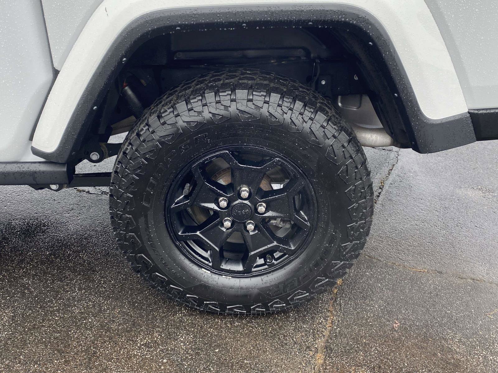 Certified 2021 Jeep Gladiator Willys image 24