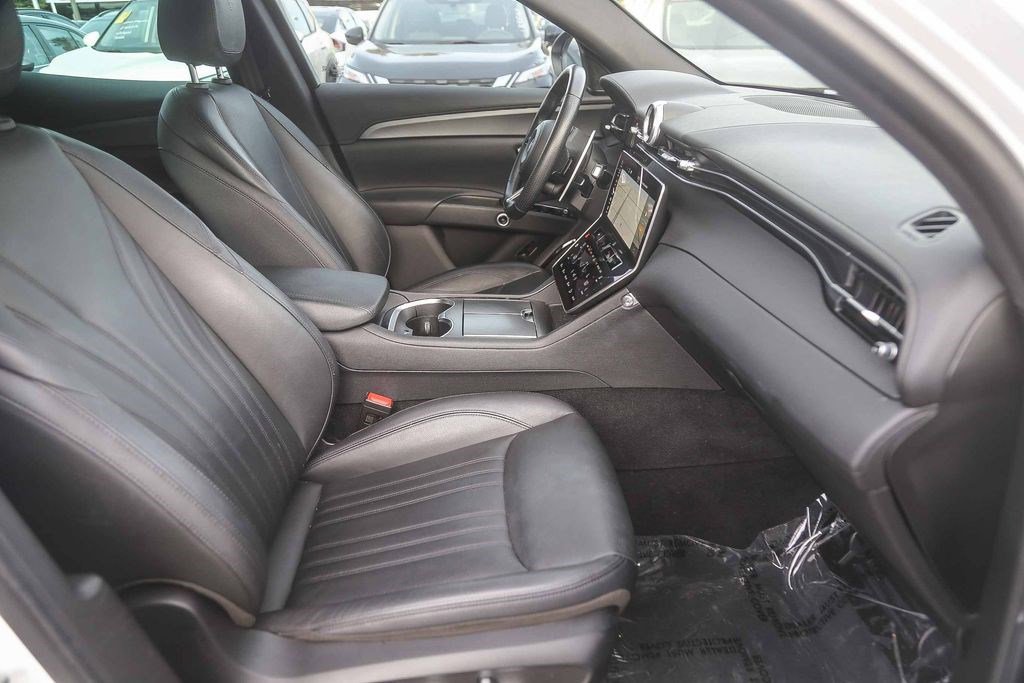 Used 2024 Maserati Grecale GT AWD/4WD image 16