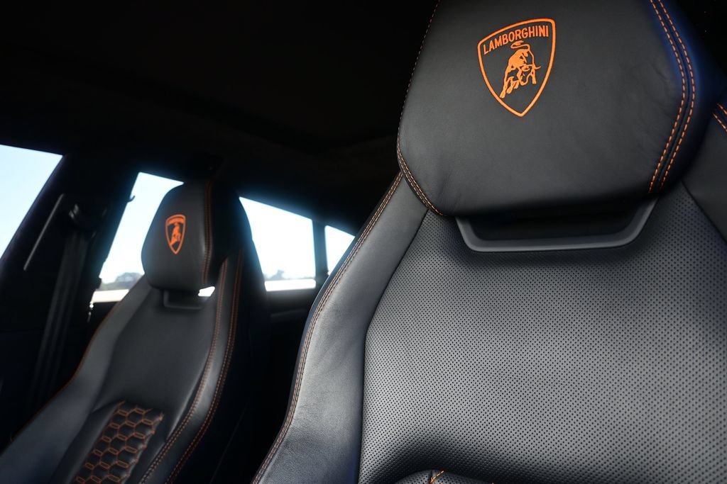 Used 2020 Lamborghini Urus AWD/4WD image 29