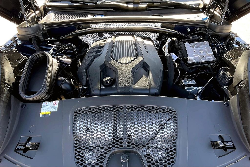 Used 2022 Porsche Macan image 13
