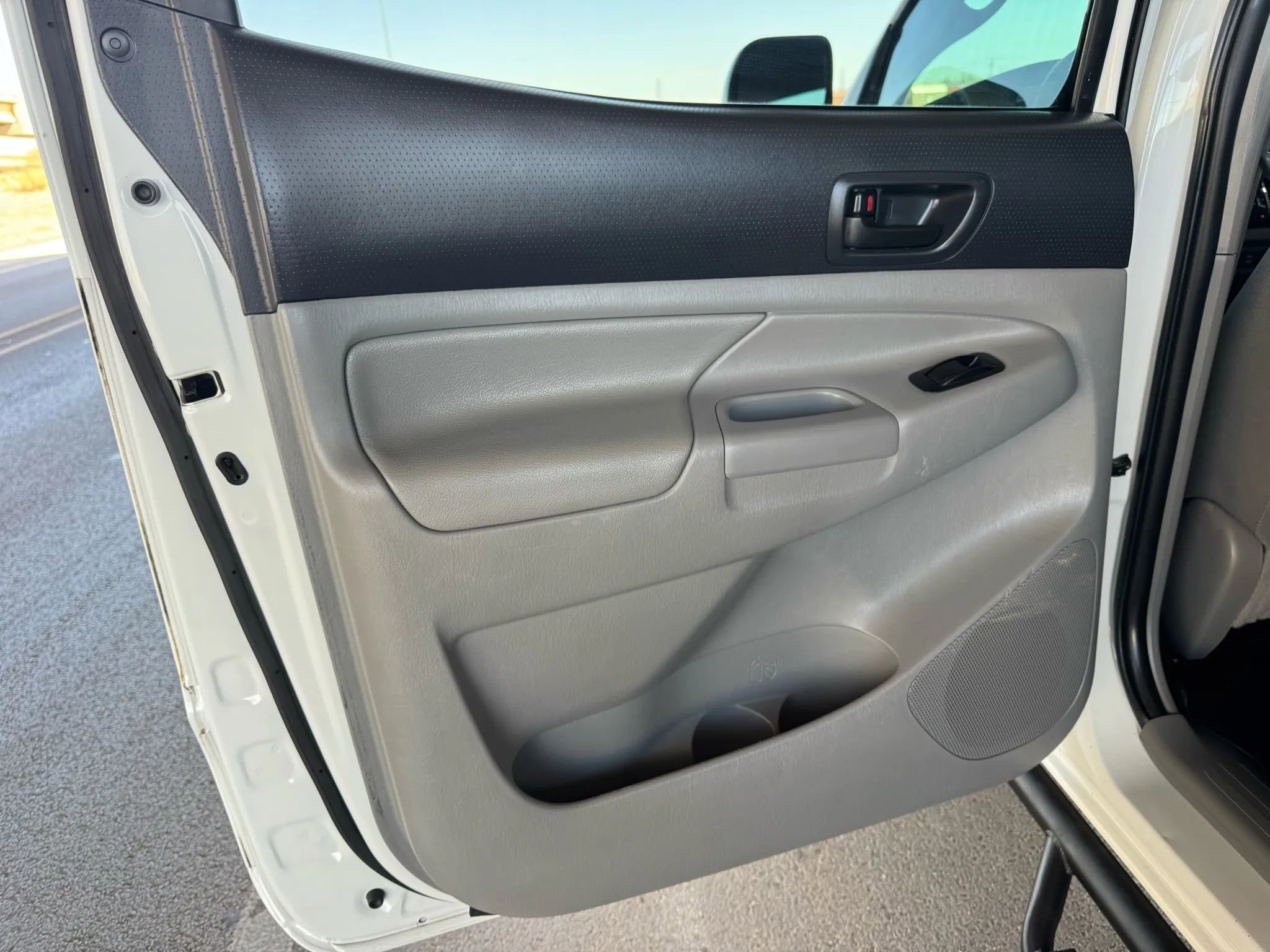 Used 2015 Toyota Tacoma PreRunner w/ SR5 Package image 13