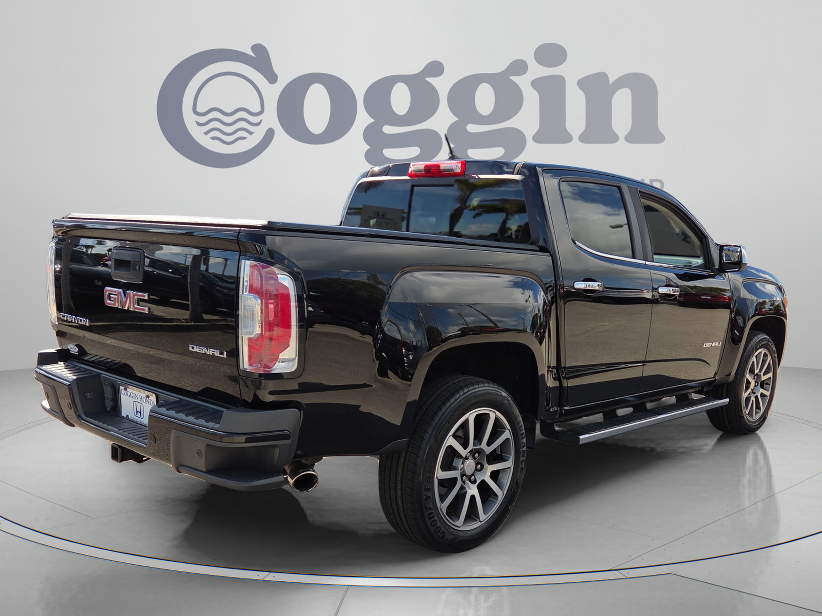 Used 2020 GMC Canyon Denali RWD image 5