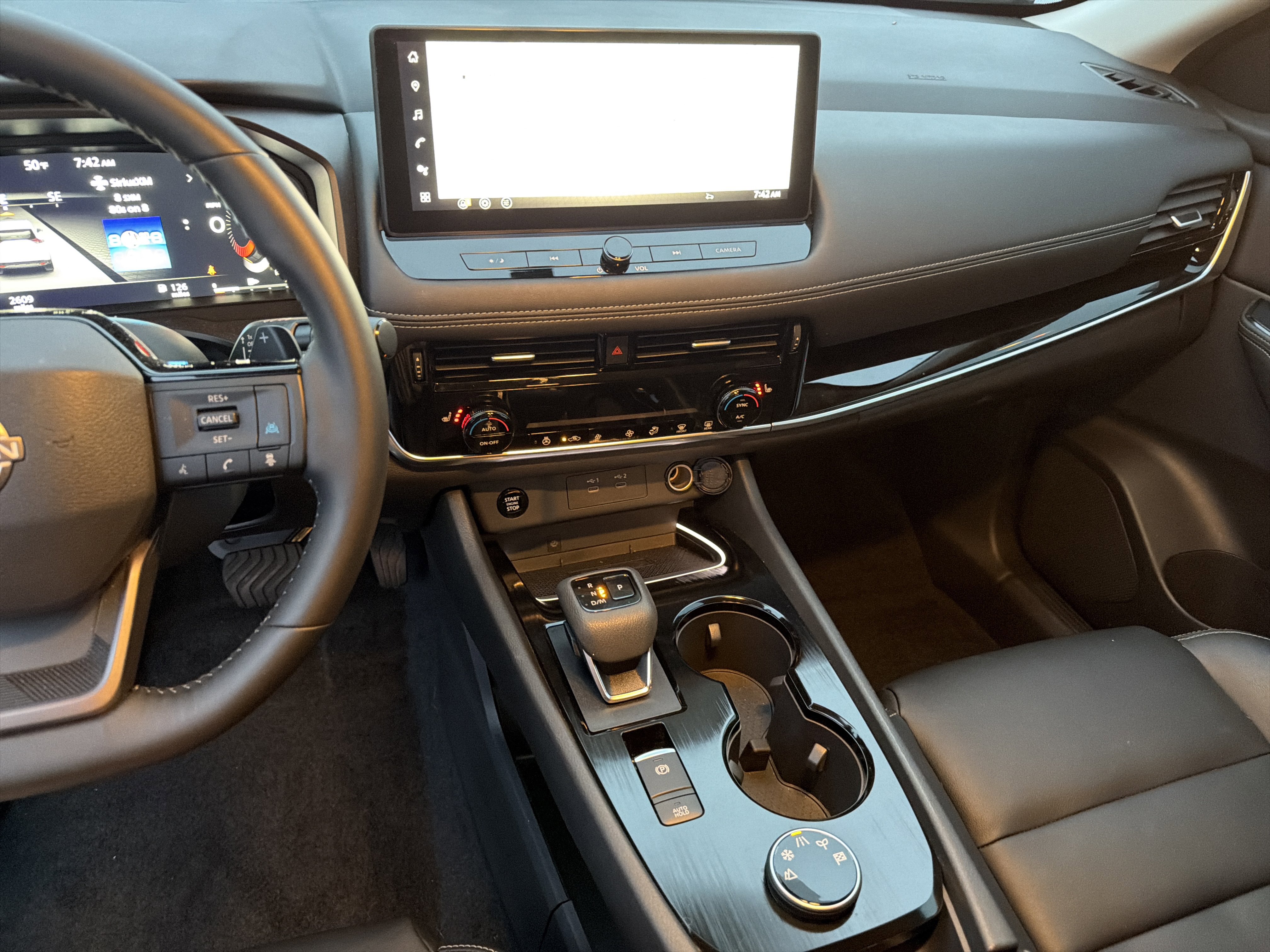 Used 2025 Nissan Rogue SL image 29