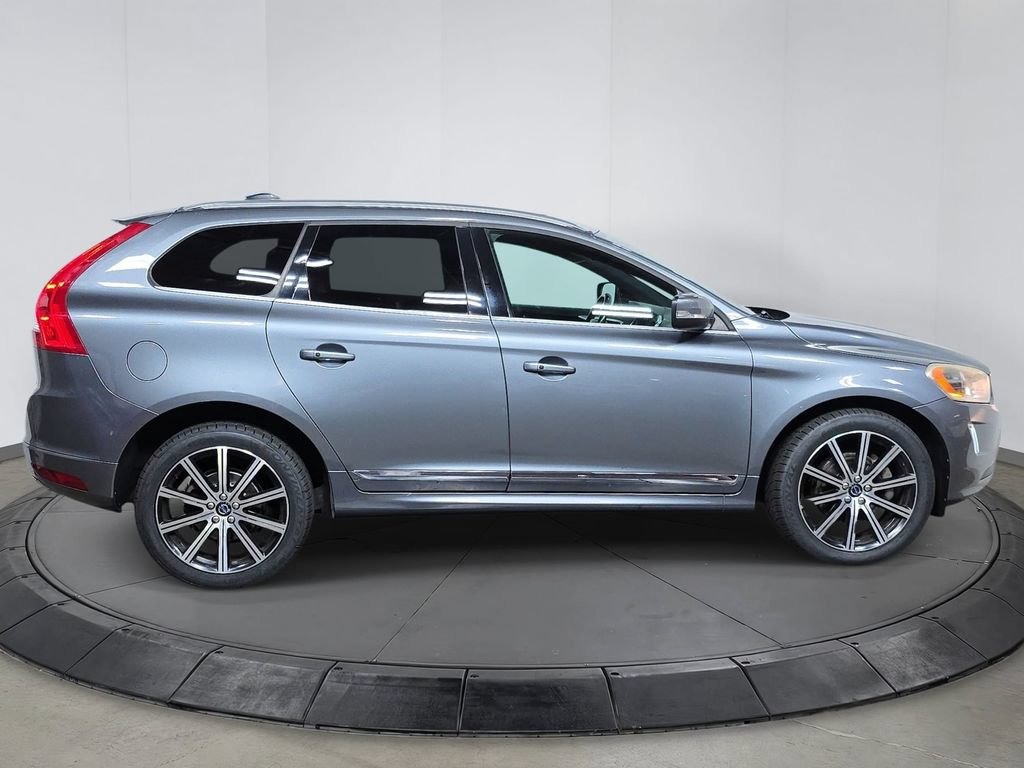 Used 2016 Volvo XC60 T5 Premier w/ Proximity Package FWD image 8