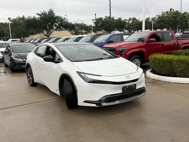 Used 2023 Toyota Prius XLE AWD/4WD image 3