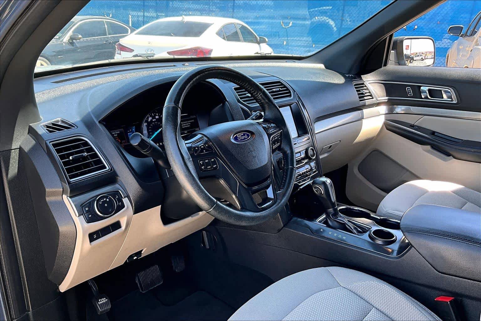 Used 2019 Ford Explorer XLT w/ Equipment Group 201A FWD image 16