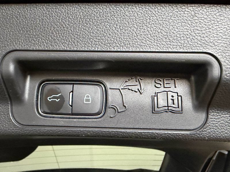 Used 2022 Ford Explorer XLT RWD image 15