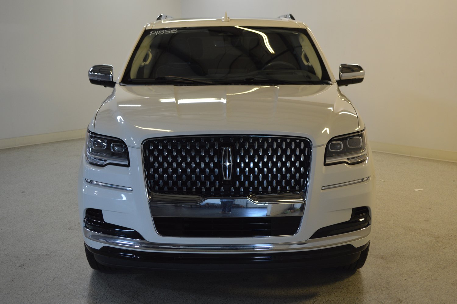Used 2022 Lincoln Navigator Black Label AWD/4WD image 8