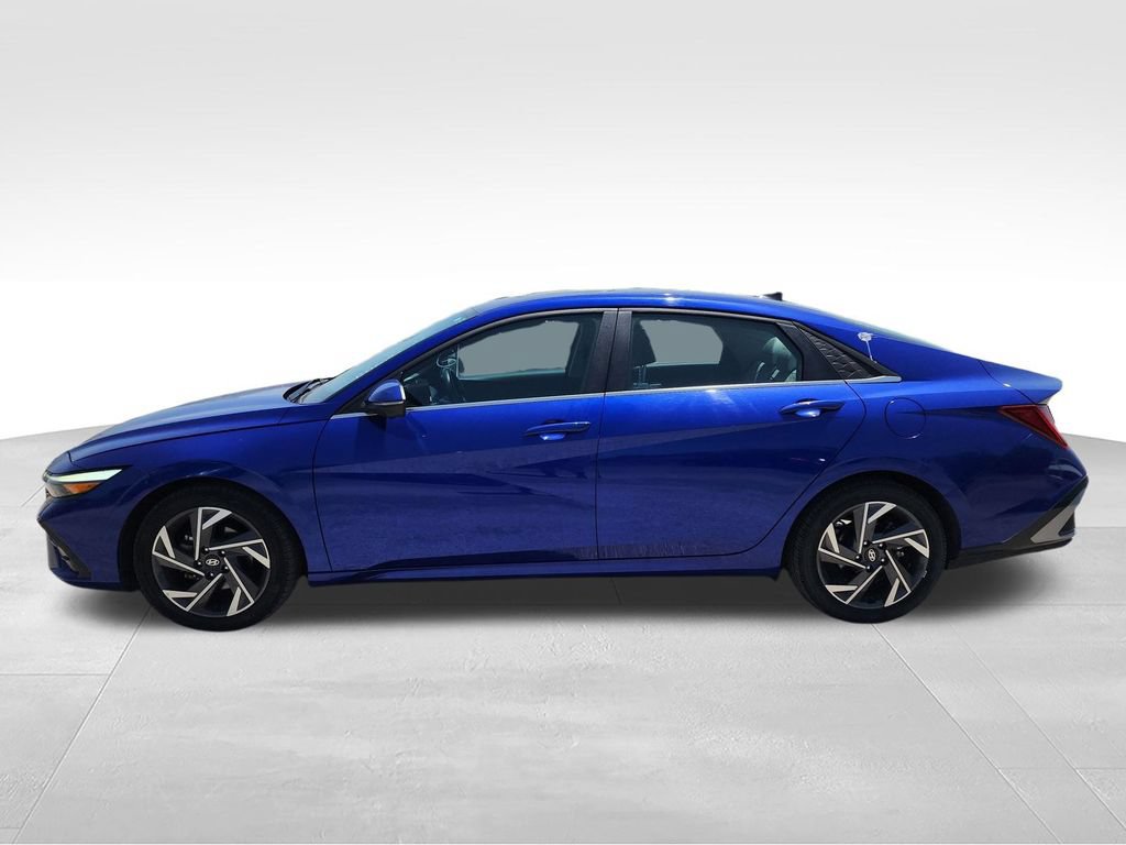 Used 2024 Hyundai Elantra Limited FWD image 5