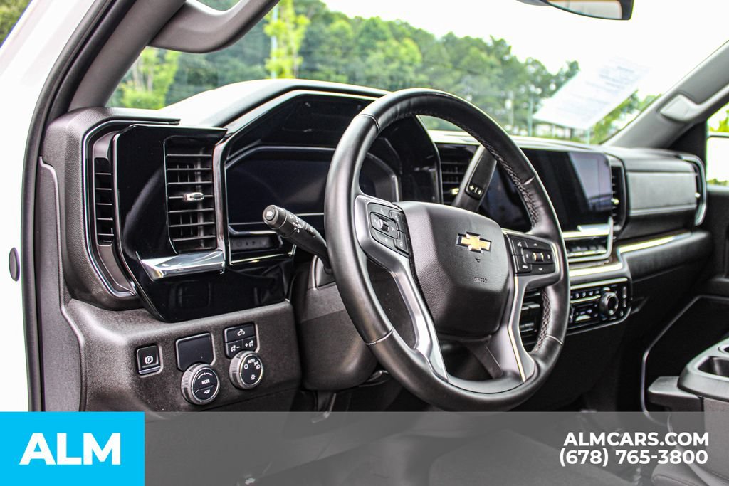 Used 2025 Chevrolet Silverado 1500 LT RWD image 31