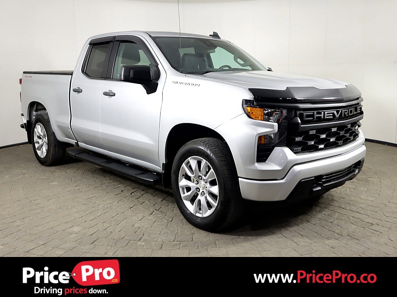 Used 2022 Chevrolet Silverado 1500 Custom image 1