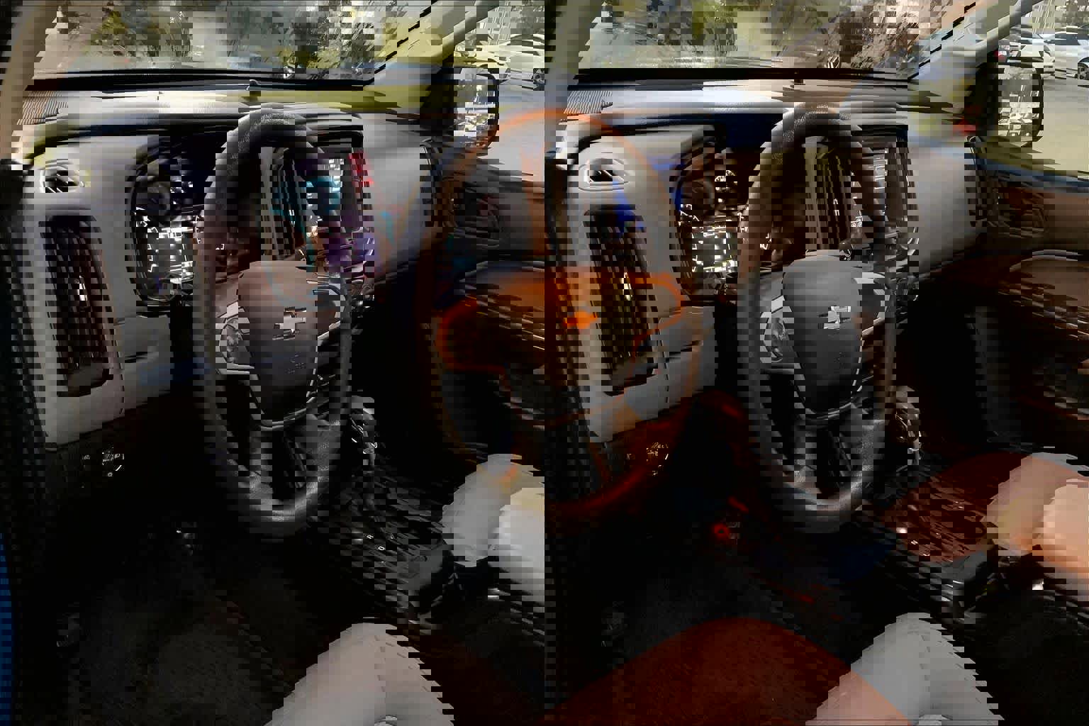 Used 2022 Chevrolet Colorado W/T w/ Custom Special Edition image 17