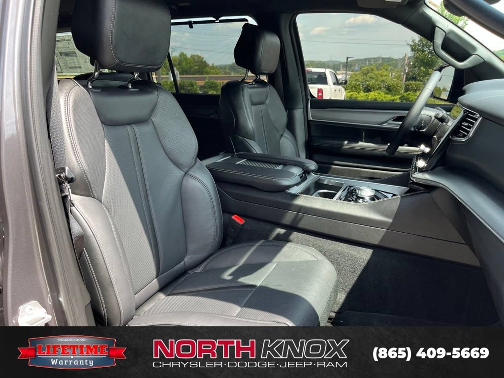 New 2026 Jeep Grand Wagoneer Limited AWD/4WD image 30