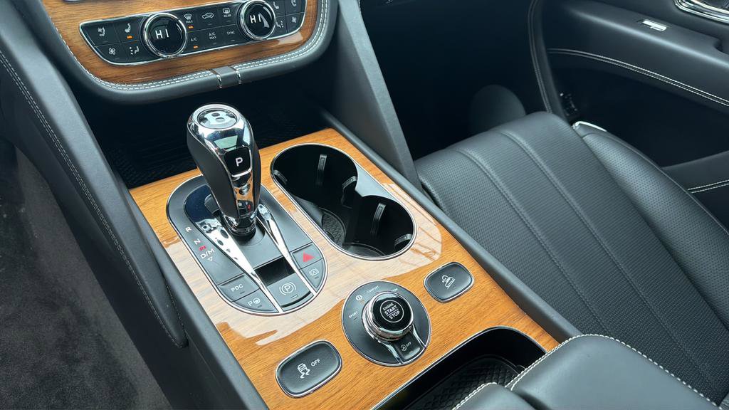 Used 2021 Bentley Bentayga image 37