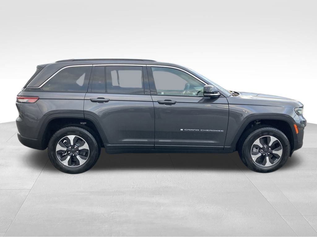 New 2024 Jeep Grand Cherokee Limited 4xe w/ Luxury Tech Group II image 7