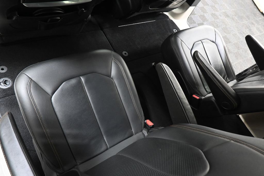 Used 2018 Chrysler Pacifica Touring-L Plus image 34