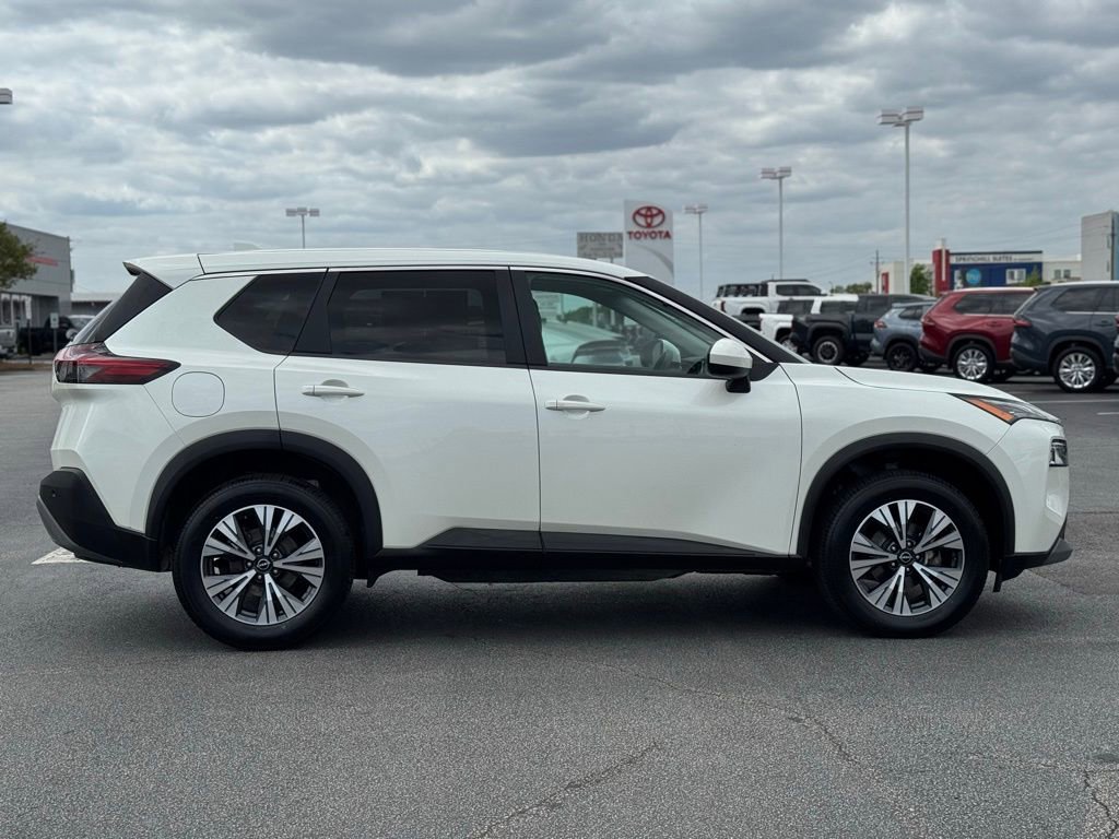 Used 2023 Nissan Rogue SV image 7