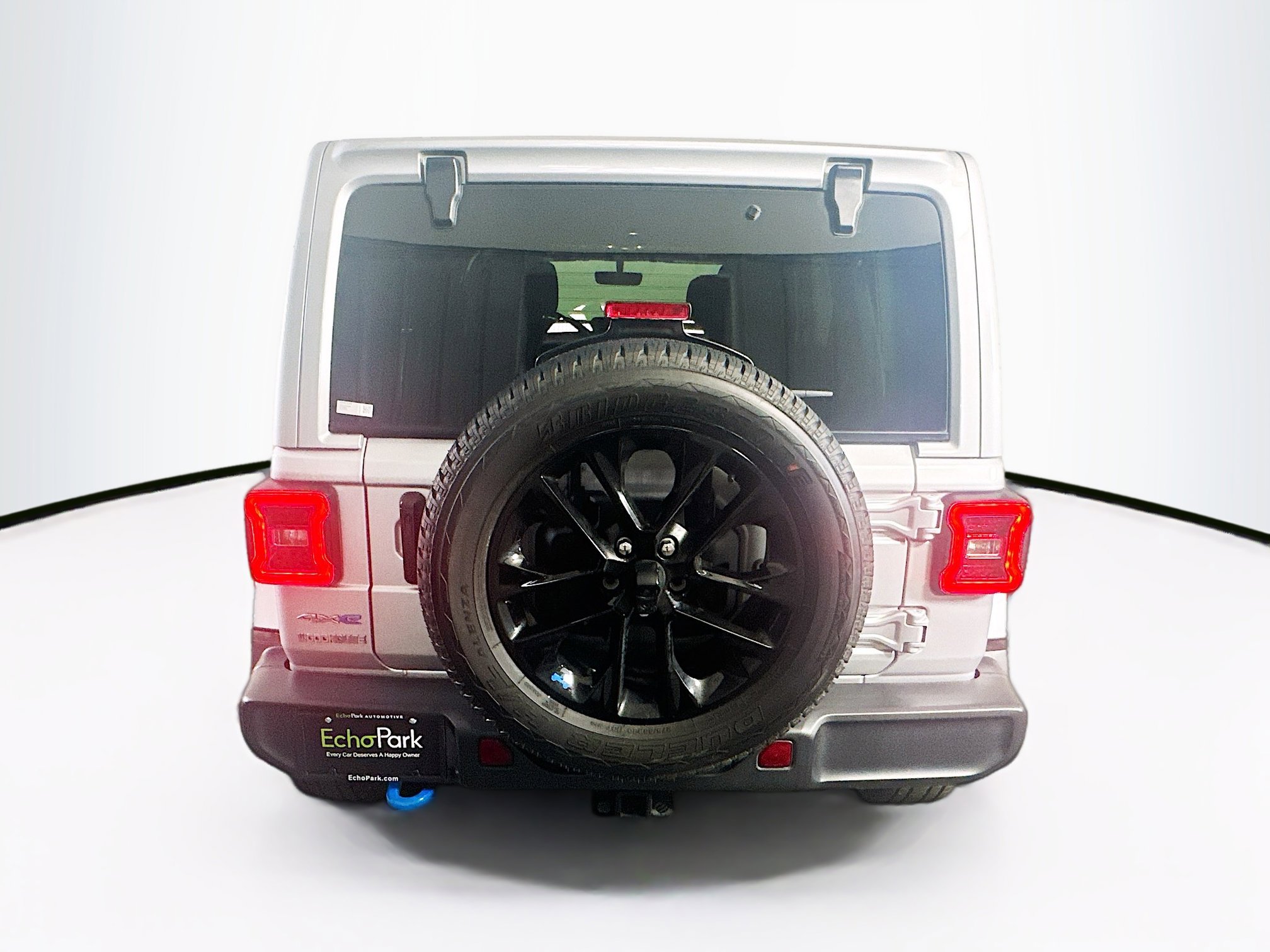 Used 2023 Jeep Wrangler Sahara w/ Cold Weather Group AWD/4WD image 7