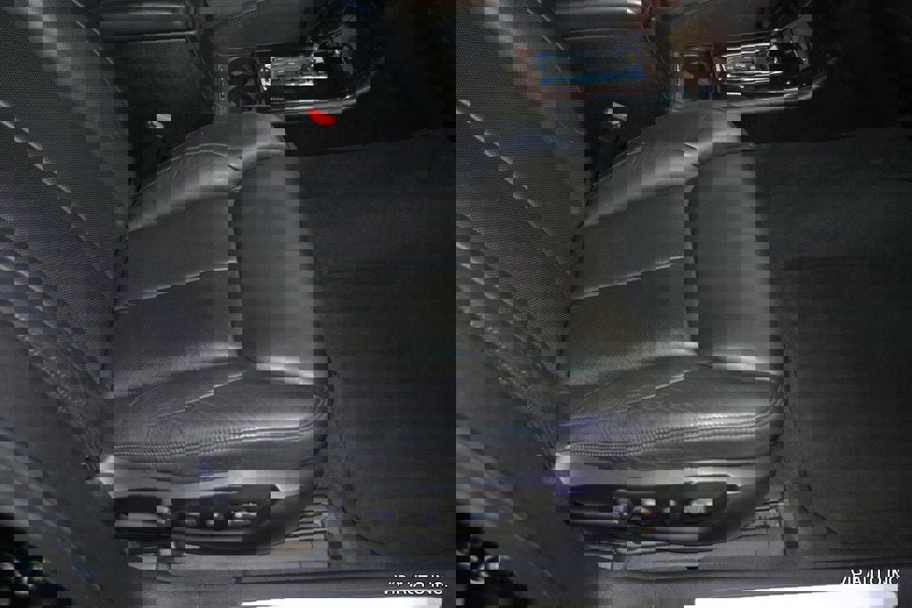 Used 2010 Cadillac DTS Premium w/ Driver Awareness Package image 18