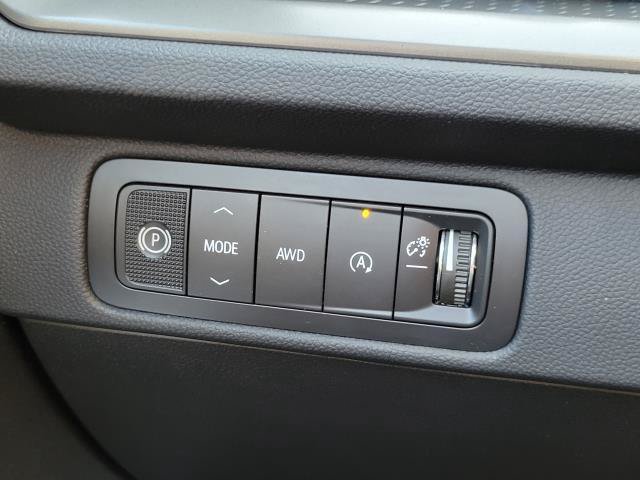 New 2027 Chevrolet Traverse LT w/ Sun and Wheel Package AWD/4WD image 15