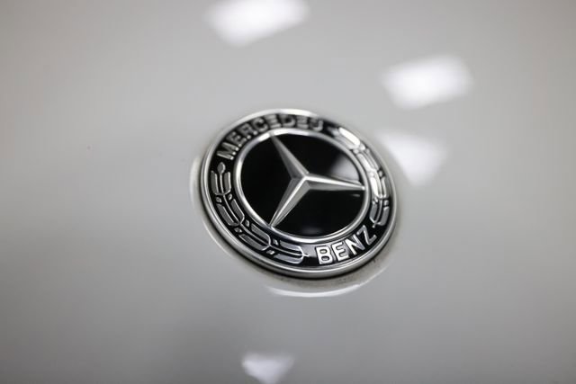 Used 2022 Mercedes-Benz GLC 300 4MATIC w/ Premium Package Lite image 3