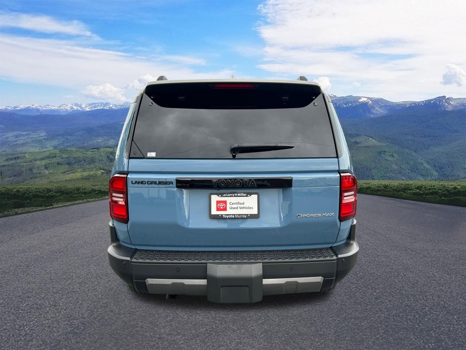 Certified 2025 Toyota Land Cruiser w/ Premium Package AWD/4WD image 4