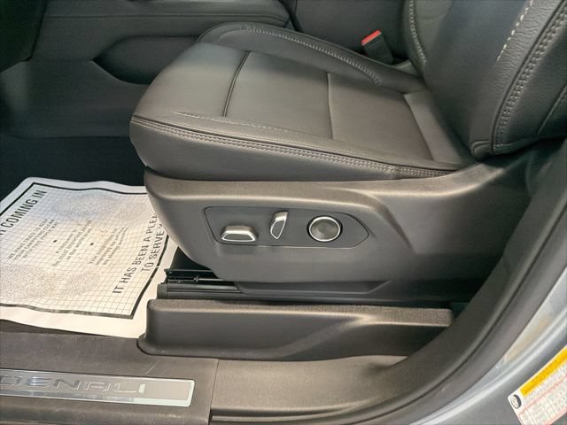 Used 2026 GMC Yukon XL Denali w/ Sun & Power Step Package AWD/4WD image 19