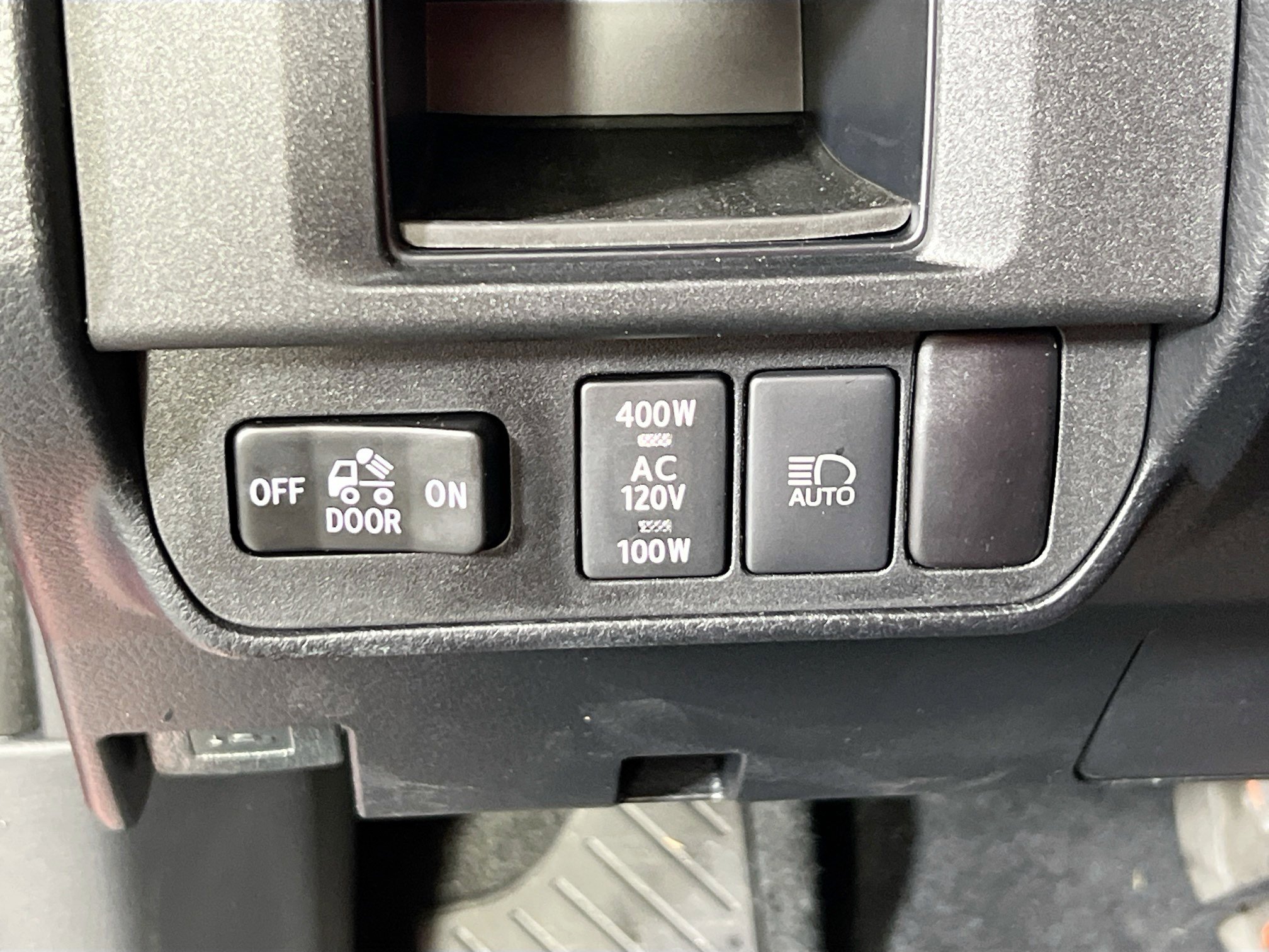 Used 2019 Toyota Tacoma Limited image 10