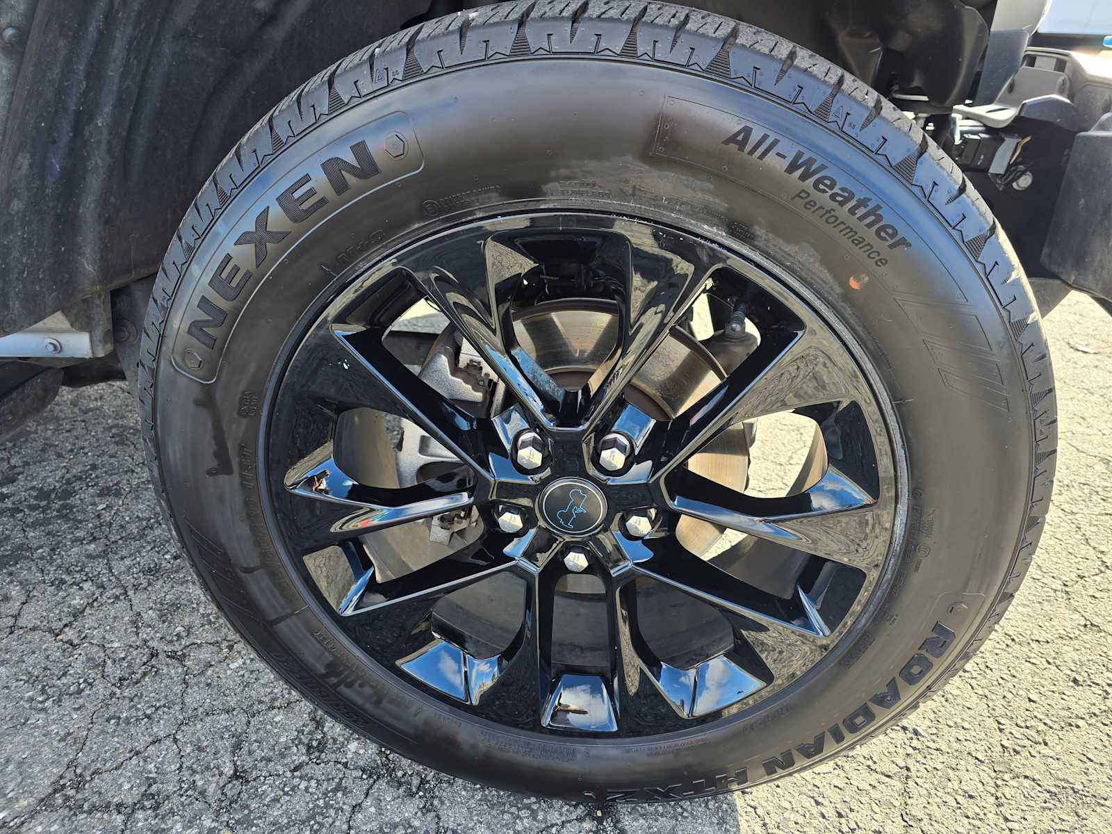 Used 2024 Jeep Wrangler Sahara image 9