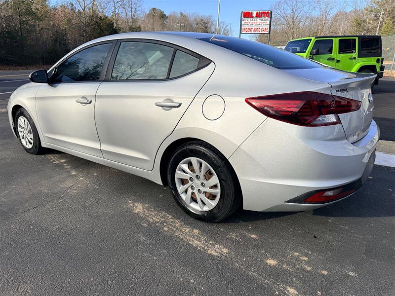 Used 2019 Hyundai Elantra SE image 3