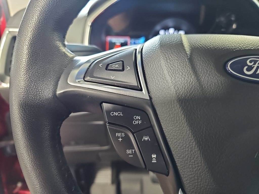 Used 2020 Ford Edge Titanium w/ Equipment Group 301A AWD/4WD image 17
