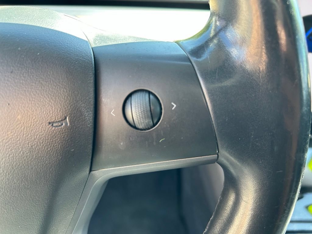 Used 2019 Tesla Model 3 Mid Range RWD image 11